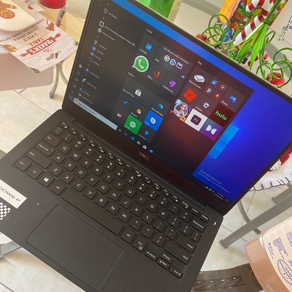Dell XPS 9360 Core I5 Generation windows 10 Pro